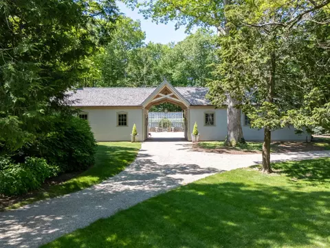 Exterior - 213 Beaver Brook Rd, Lyme, CT 06371 photo 9 of 9