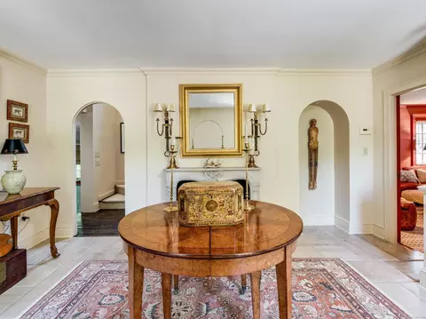 Entry Way - 213 Beaver Brook Rd, Lyme, CT 06371 photo 1 of 3