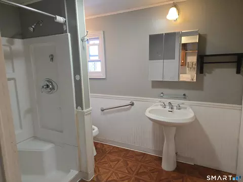 Bath - 2 Circle Dr, Windham, CT 06256 photo 1 of 2
