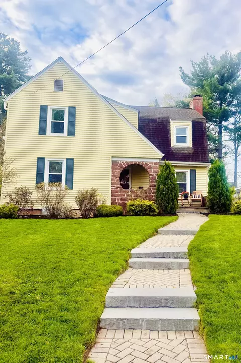 51 Linbrook Rd, West Hartford, CT 06107