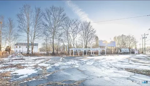 114 E Main St, Plainville, CT 06062