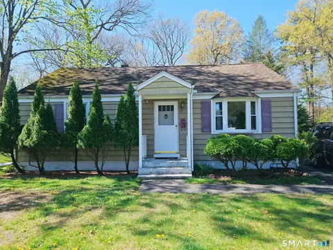 86 Branch Dr, East Hartford, CT 06118