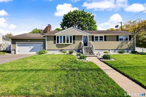 20 Post Oak Rd, Stratford, CT 06614