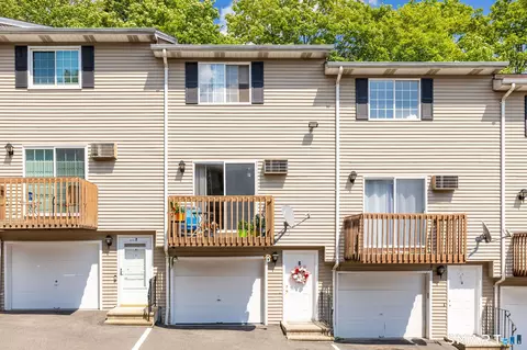 3211 E Main St #6, Waterbury, CT 06705