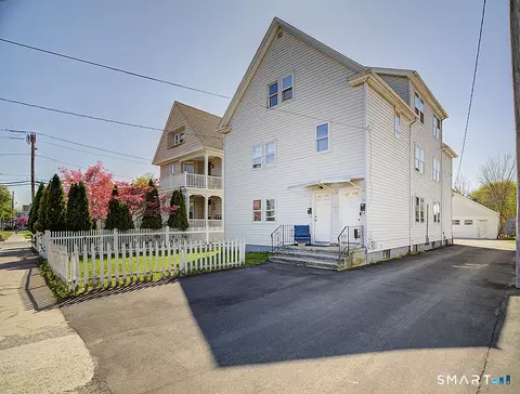 1052 Dixwell Ave, Hamden, CT 06514
