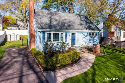 37 Lewis Ln, West Hartford, CT 06107