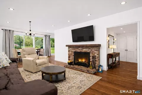 411 Heritage Vlg #B, Southbury, CT 06488