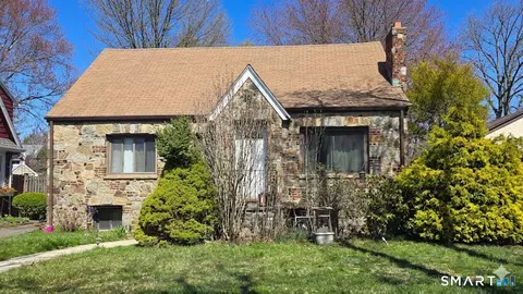 86 Placid Ave, Stratford, CT 06615