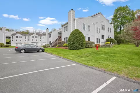 87 Valley Dr #87, New Milford, CT 06776