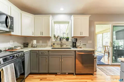Kitchen - 311 Cranberry Bog Rd, Killingly, CT 06239 photo 4 of 6