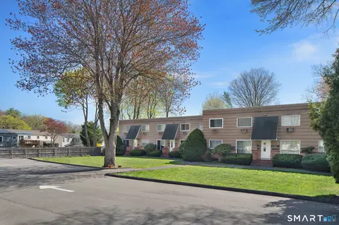 201 Highview Ave #F2, Stamford, CT 06907