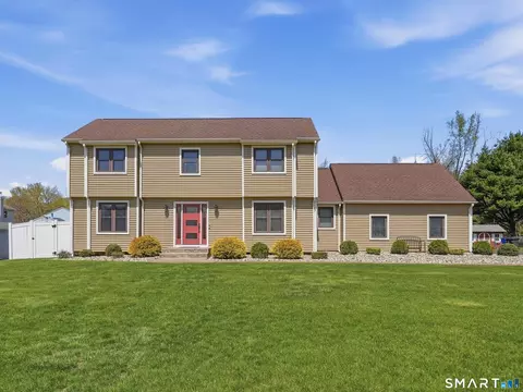 17 Melody Ln, East Hartford, CT 06118