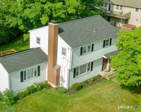 108 Harness Dr, Meriden, CT 06450