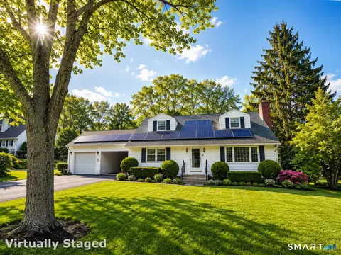 66 Wyndwood Dr, Bristol, CT 06010