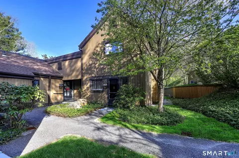 59 Heritage Vlg #F, Southbury, CT 06488