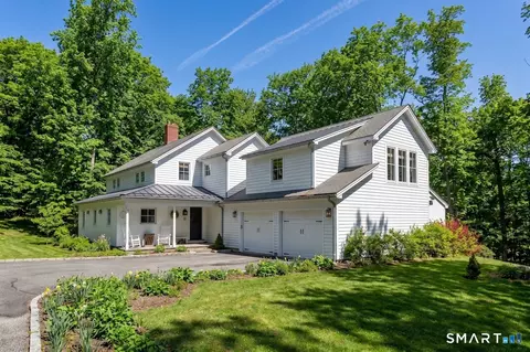 Exterior - 9 Old Paddock Ln, Kent, CT 06757 photo 2 of 8