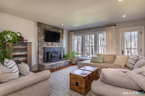 Living - 9 Old Paddock Ln, Kent, CT 06757 photo 1 of 4