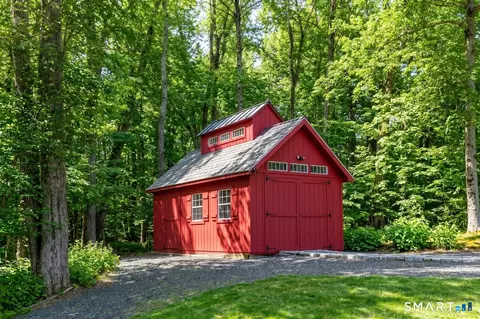 Exterior - 9 Old Paddock Ln, Kent, CT 06757 photo 7 of 8