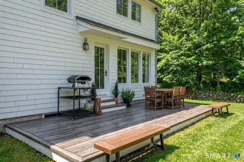 Exterior - 9 Old Paddock Ln, Kent, CT 06757 photo 5 of 8