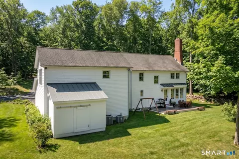 Exterior - 9 Old Paddock Ln, Kent, CT 06757 photo 6 of 8