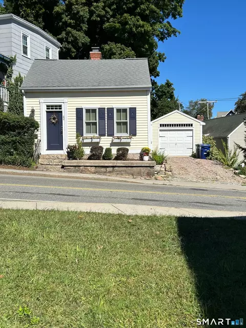 62 W Main St, Groton, CT 06355