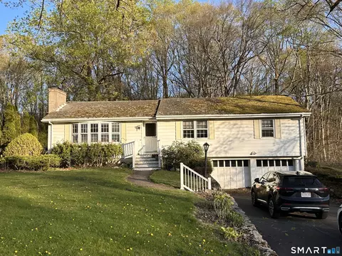 438 Old Country Rd, Orange, CT 06477