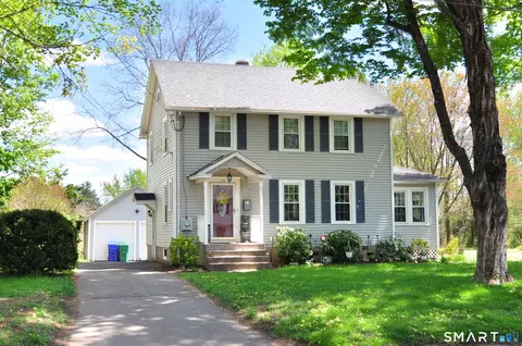28 Prospect St, Bloomfield, CT 06002