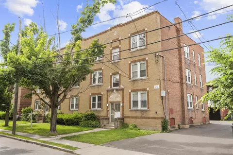 36-38 School St, Hartford, CT 06106