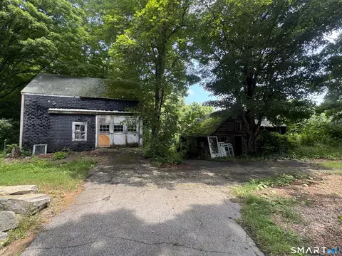 Exterior - 760 Upper Maple St, Killingly, CT 06239 photo 4 of 8