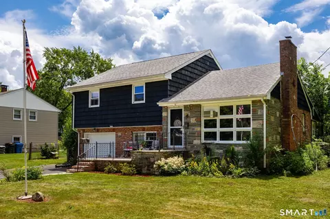 31 Ford Ave, Norwich, CT 06360