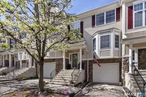 1606 Larson Dr #1606, Danbury, CT 06810