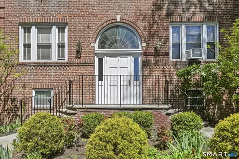 70 Strawberry Hill Ave #1-3A, Stamford, CT 06902
