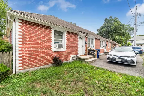 242 Pearl Harbor St, Bridgeport, CT 06610