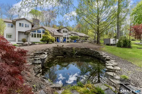Exterior - 500 Thrall Ave, Suffield, CT 06078 photo 4 of 7