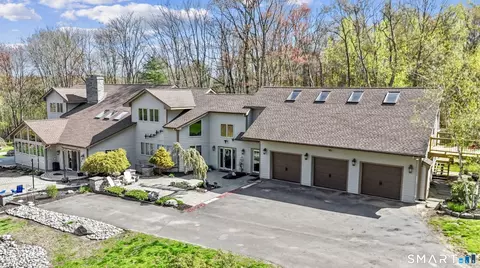 500 Thrall Ave, Suffield, CT 06078