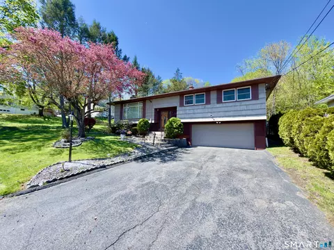 25 Greenfield Ave, Waterbury, CT 06708