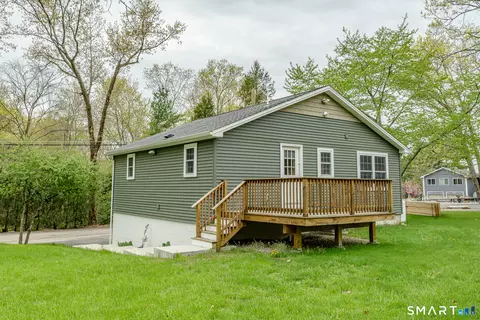11 Breaults Landing Rd, Thompson, CT 06277