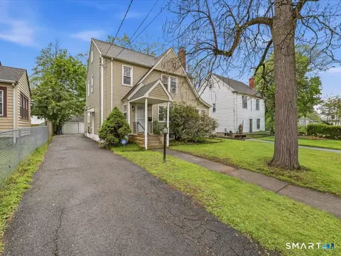 207 Branford St, Hartford, CT 06112