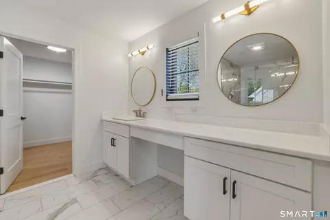 Bath - 67 Luca Ln, Wethersfield, CT 06109 photo 1 of 6
