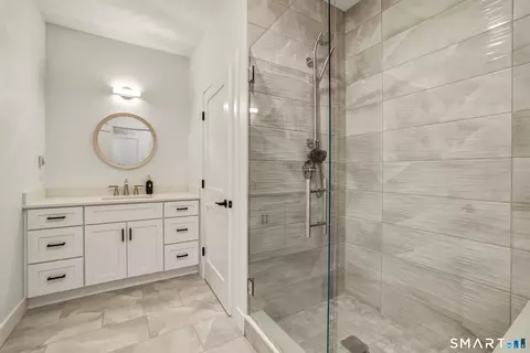 Bath - 67 Luca Ln, Wethersfield, CT 06109 photo 3 of 6