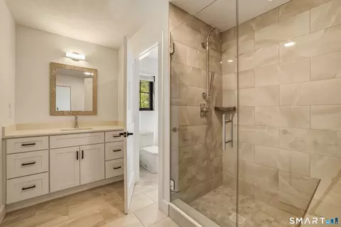Bath - 67 Luca Ln, Wethersfield, CT 06109 photo 6 of 6