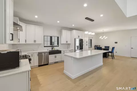 Kitchen - 67 Luca Ln, Wethersfield, CT 06109 photo 4 of 4