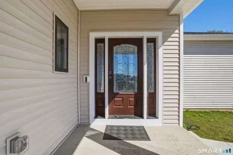Entry Way - 67 Luca Ln, Wethersfield, CT 06109 photo 3 of 3