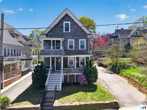 13 Alger St, New London, CT 06320