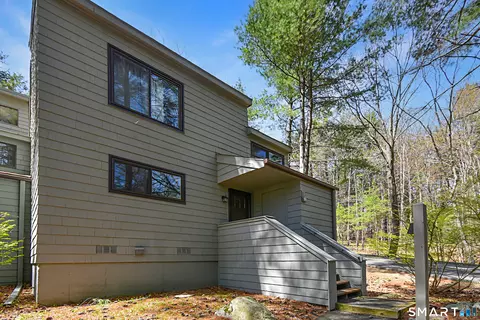 151 Old Farms Rd #151, Torrington, CT 06790