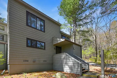 151 Old Farms Rd #151, Torrington, CT 06790