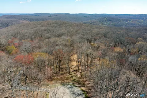22 Old Paddock Ln, Kent, CT 06785