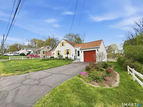 100 Yale Acres Rd, Meriden, CT 06450