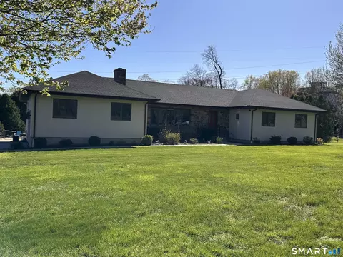 36 Marks Ct, Branford, CT 06405