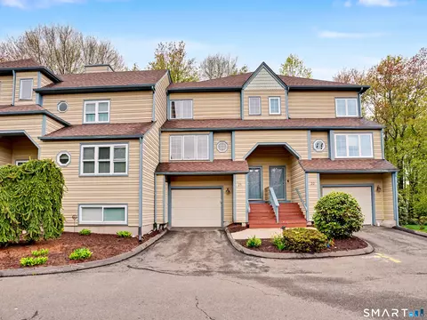 21 L Hermitage Dr #21, Shelton, CT 06484